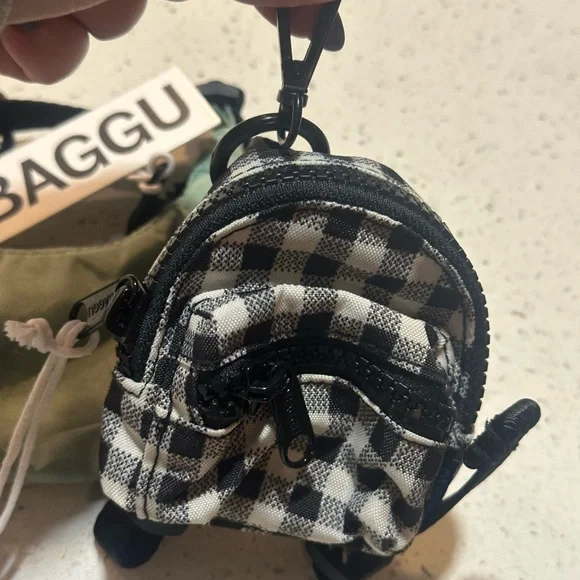 NEW! BAGGU gingham mini and green crescent mini bags - both new with tags! - Picture 10 of 16